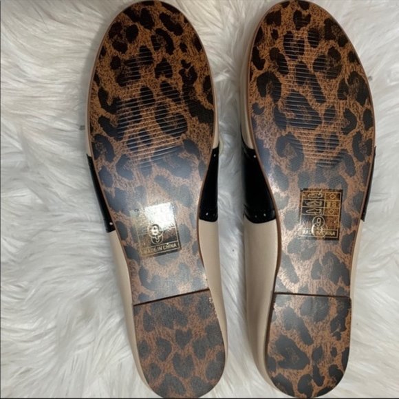 ModCloth Study Buddies Oxford Flat in Black &Cream - Picture 8 of 8